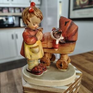 Vintage M.I Hummel "Doll Mother" #67 Figurine - GOEBEL W Germany